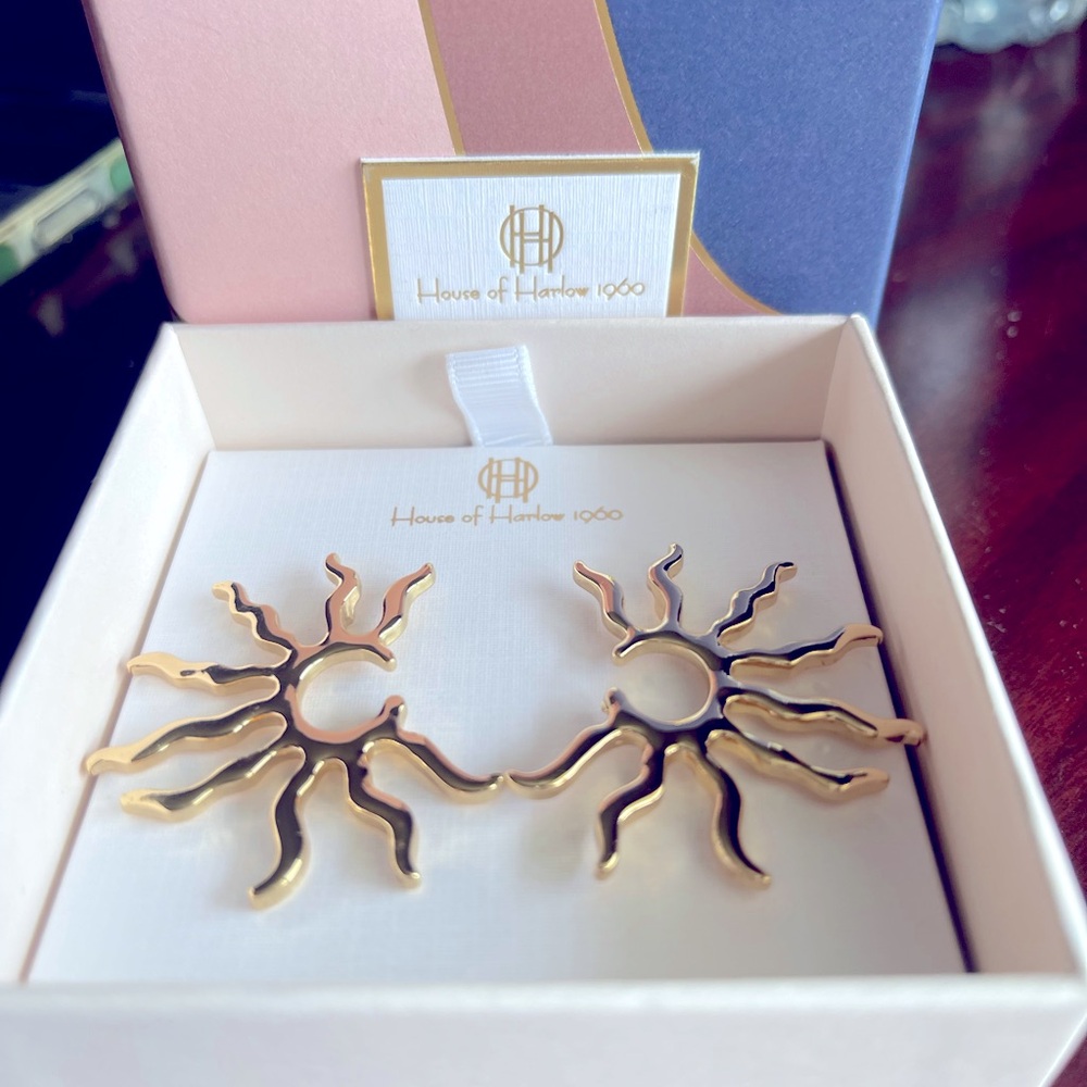 - NWT House of Harlow 1960, earrings. Gold